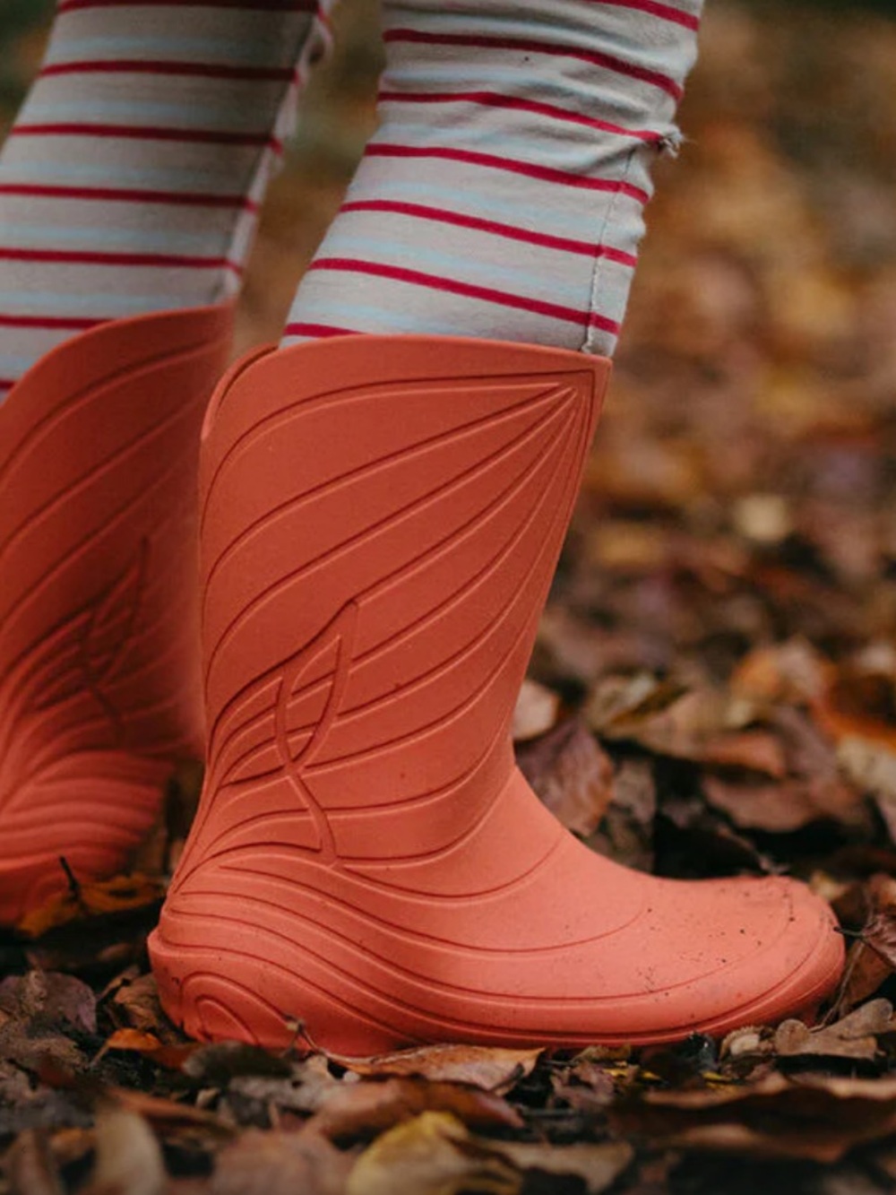 Ranidae orange barefoot rainboots